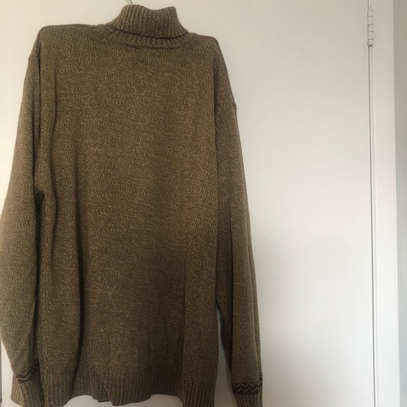 Vintage turtleneck sweater in Size L. - Picture 2 of 3